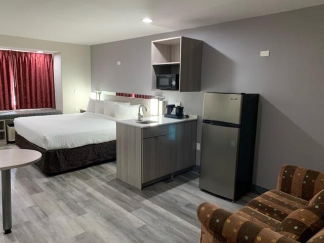 Microtel Inn And Suites Кларксвилл Экстерьер фото