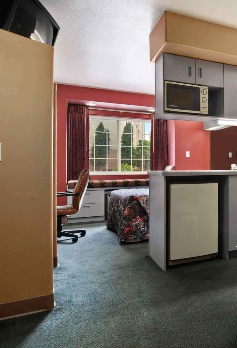 Microtel Inn And Suites Кларксвилл Экстерьер фото